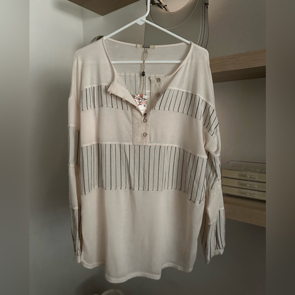 Buckle oversized top